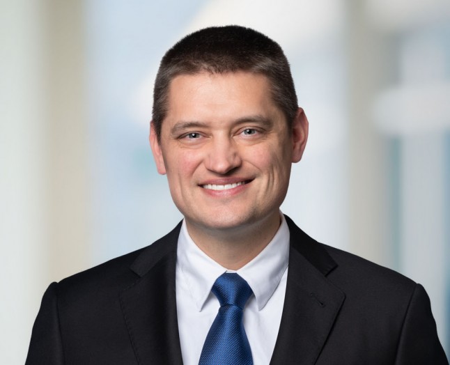 Jonathan P. Slowik Professionals Proskauer Rose LLP